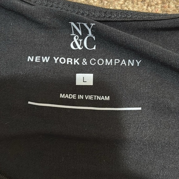 2/$25 NEW YORK & COMPANY Black Ruffle Front Tank Top Size Large - Picture 7 of 8